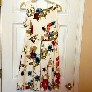 Beautiful cream flower print knit dress